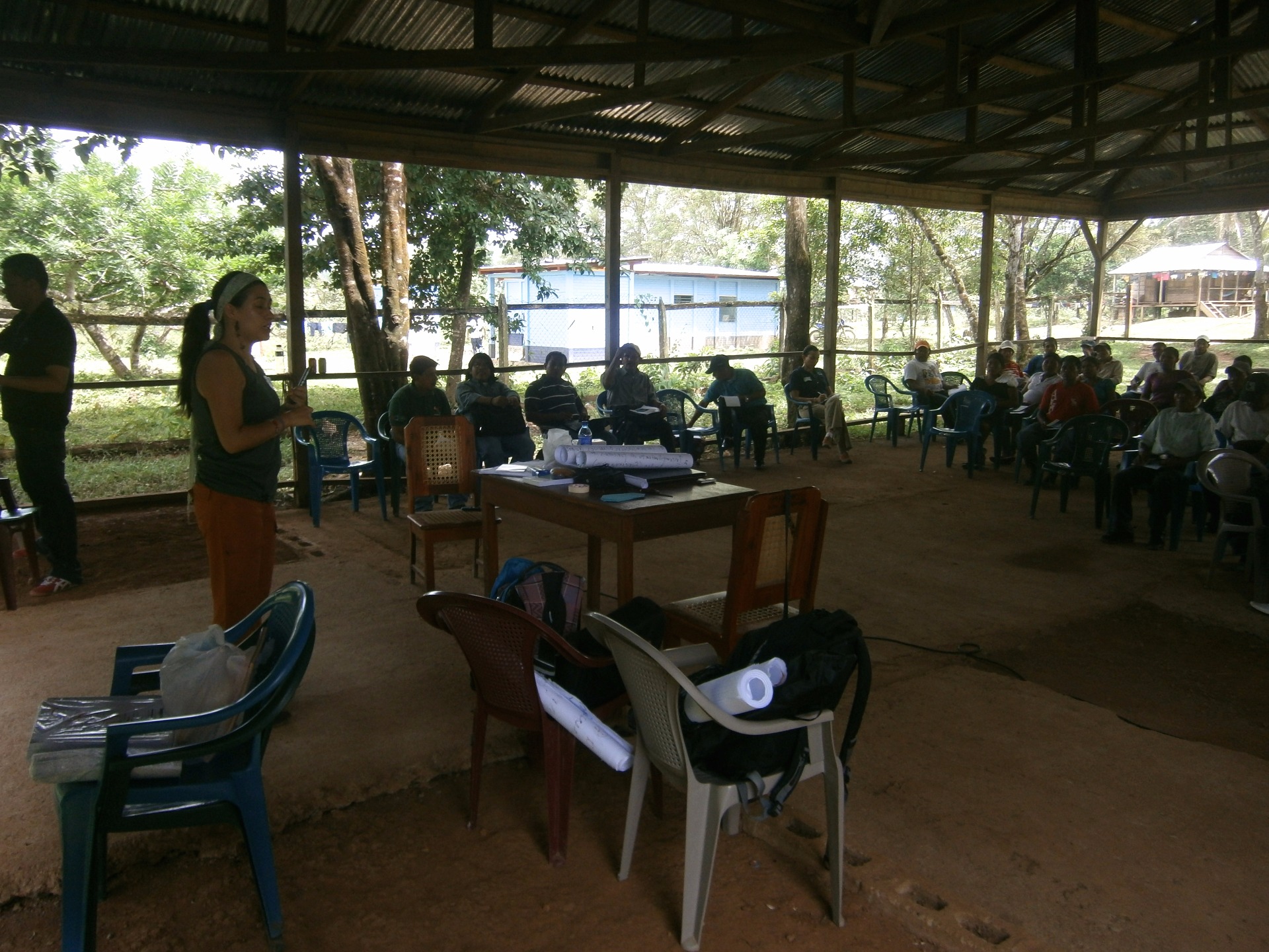 Talleres y escuelas de campo en Guatemala, Honduras y Nicaragua dirigidos a la población indígena